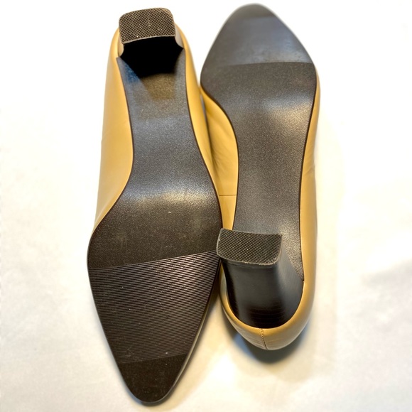 Jessica London Leather Heels Mocha beige shoes - Picture 7 of 11